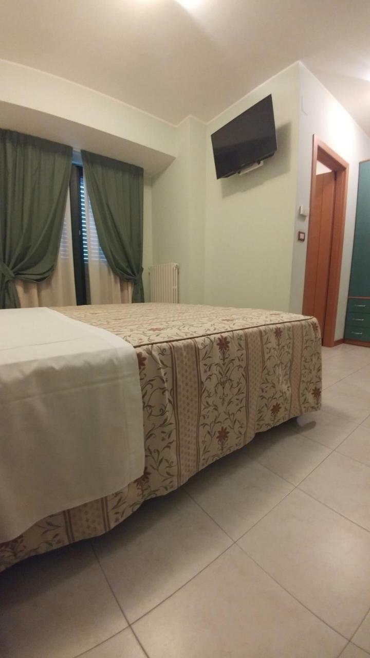 La Perla B&B Hotel Roseto degli Abruzzi Kültér fotó